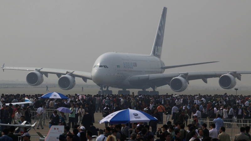 An Airbus A380 aircraft sits before a demonstration at the 8th China International Aviation and Aerospace Exhibition (Zhuhai Airshow) in Zhuhai, southern coast of Guangdong province, China, Tuesday, Nov. 16, 2010. (AP / Kin Cheung)