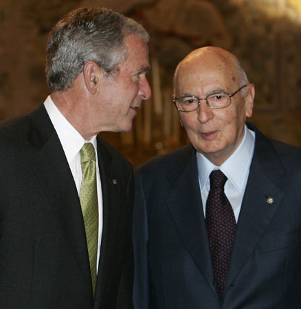 U.S. President George W. Bush, left, meets with Italian President Giorgio Napolitano at Quirinale Palace in Rome, Italy on Thursday, June 12, 2008. (AP / Evan Vucci) 