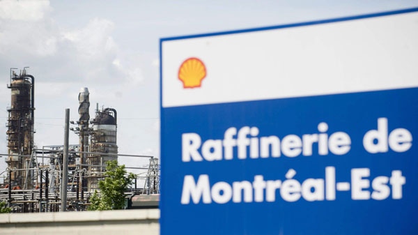 Shell Canada's Montreal East refinery will be converted into a distribution terminal, with much of the refinery being dismantled and de-contaminated (File Photo: THE CANADIAN PRESS/Graham Hughes)
