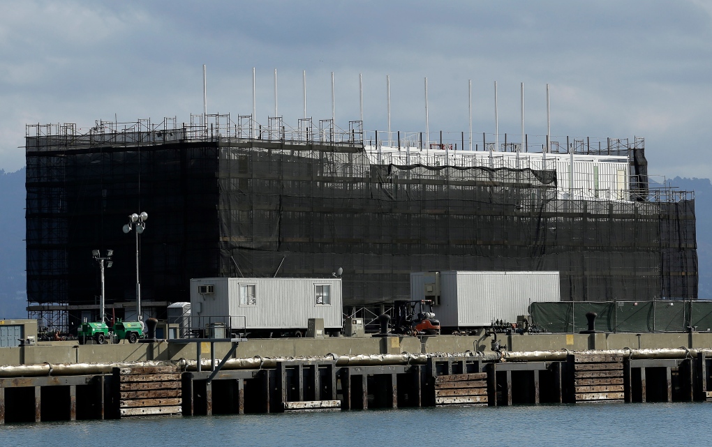 Google barge in San Francisco Bay to include sails: report