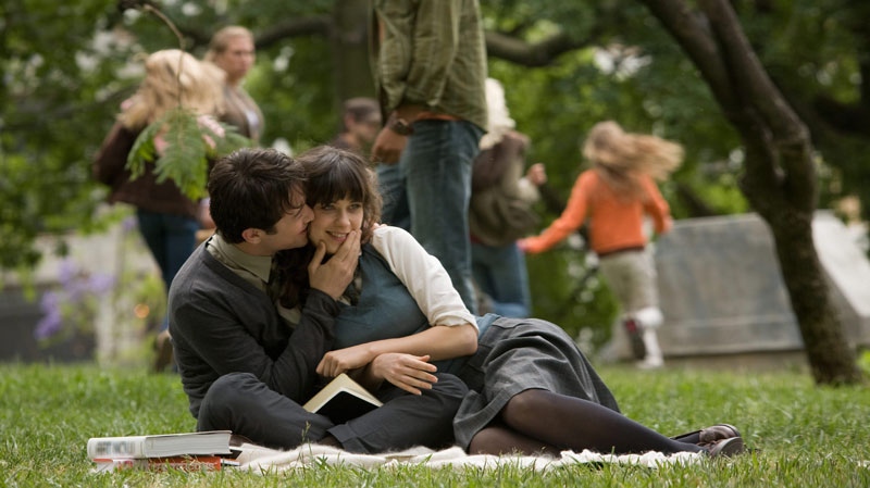 In this film publicity image released by Fox Searchlight films, Joseph Gordon-Levitt, left, and Zooey Deschanel are shown in a scene from, '500 Days of Summer.' (AP / Fox Searchlight, Chuck Zlotnick)