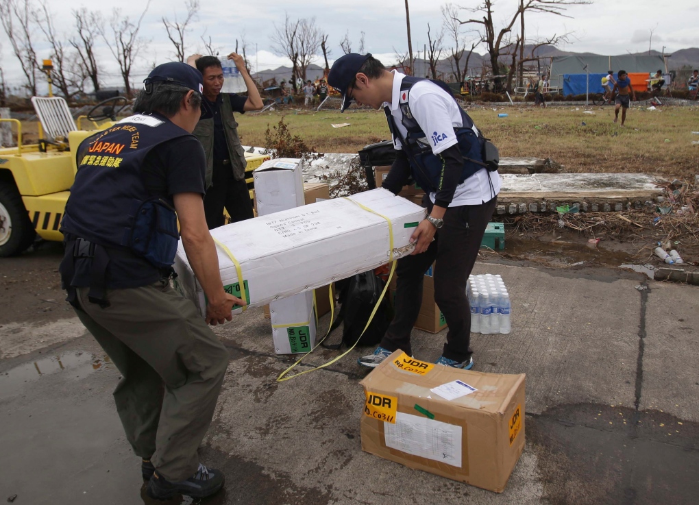 Governments send aid to Philippines