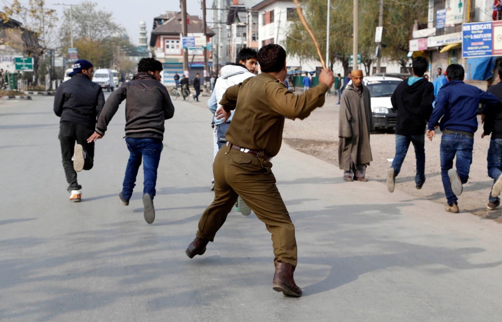 Kashmir Muslims India Srinagar police tear gas