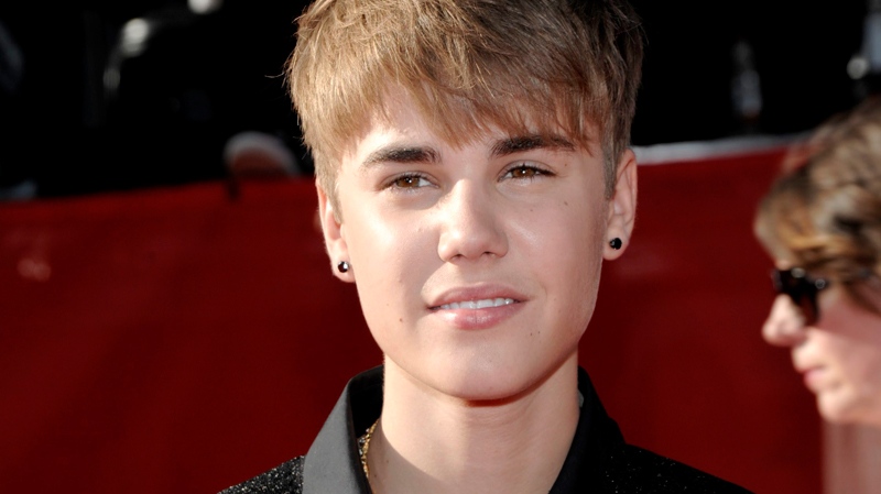 Justin Bieber arrives at the ESPY awards in Los Angeles, Wednesday, July 13, 2011. (AP / Dan Steinberg)