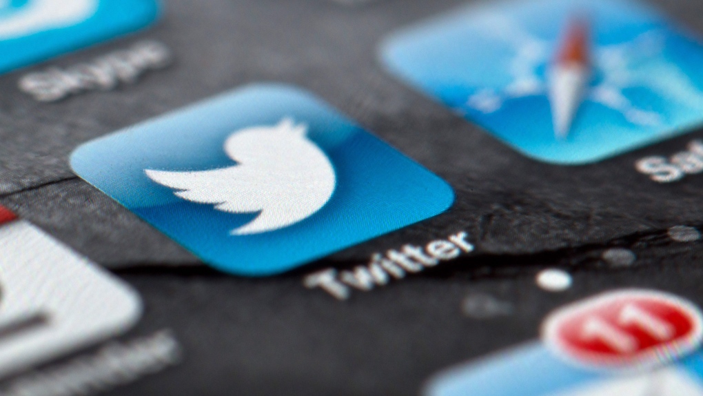 Twitter suspends accounts spreading images of beheading