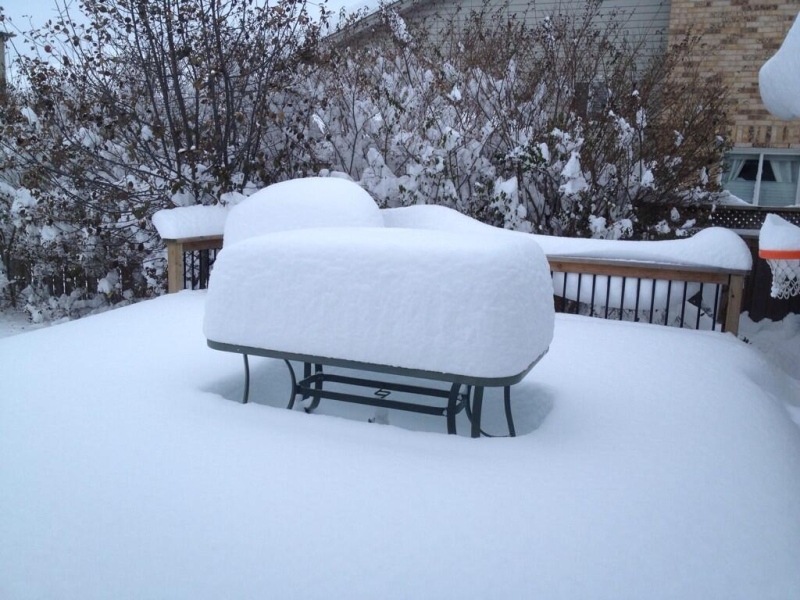 What deck?  Snow covers a deck in London, Ont. on Nov. 24, 2013. (Paul Bereau)