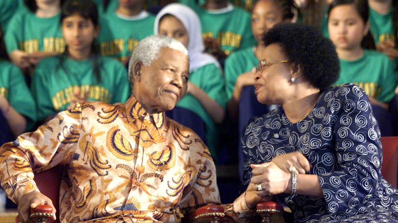 Toronto residents honour Nelson Mandela