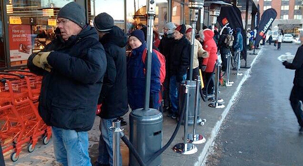 Hundreds of shoppers line up for Loblaws Store