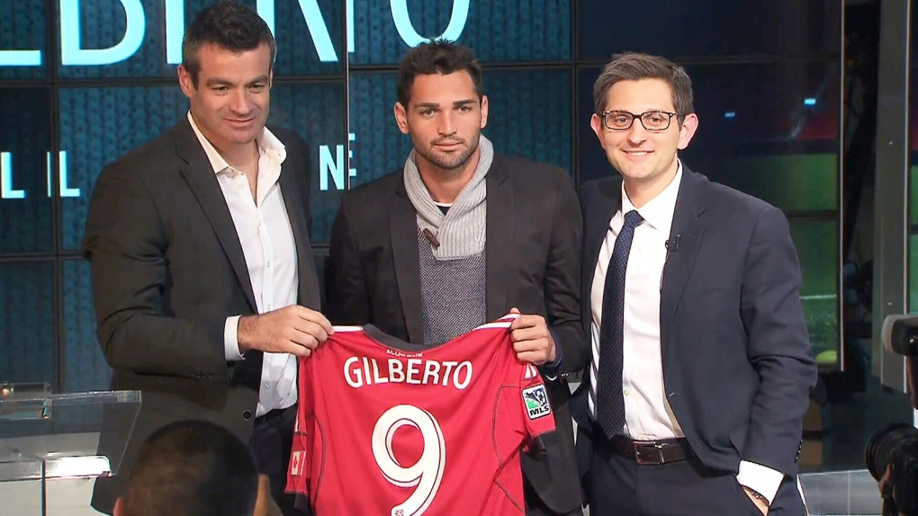 Gilberto signs with Toronto FC