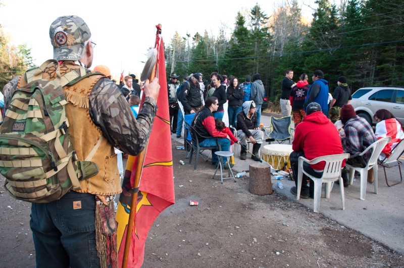 Shale gas protestors demonstrate on Route 134 near Rexton, N.B., on Saturday, Oct. 19, 2013. (Marc Grandmaison / THE CANADIAN PRESS)