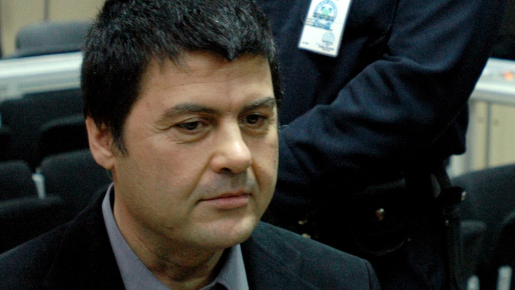 Greek manhunt for convicted killer
