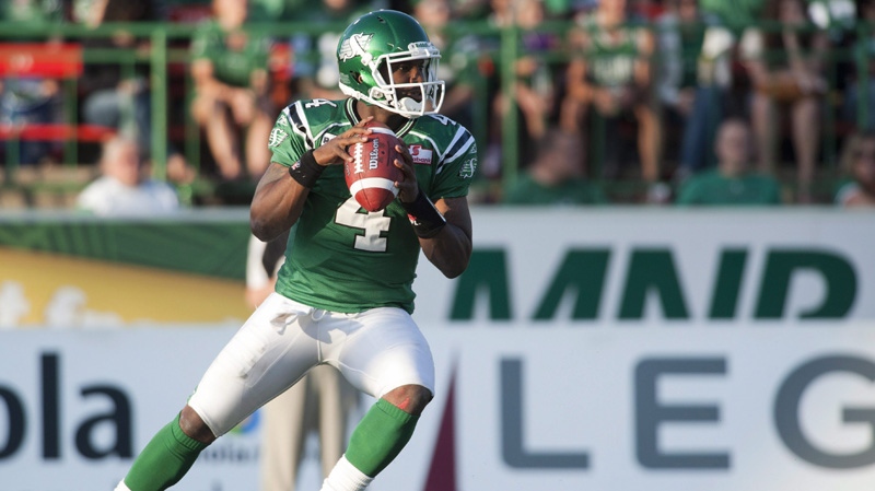 Saskatchewan Roughriders quarterback Darian Durant looks to make a pass during the first quarter CFL football action at Mosaic Stadium in Regina. (THE CANADIAN PRESS/Liam Richards)
