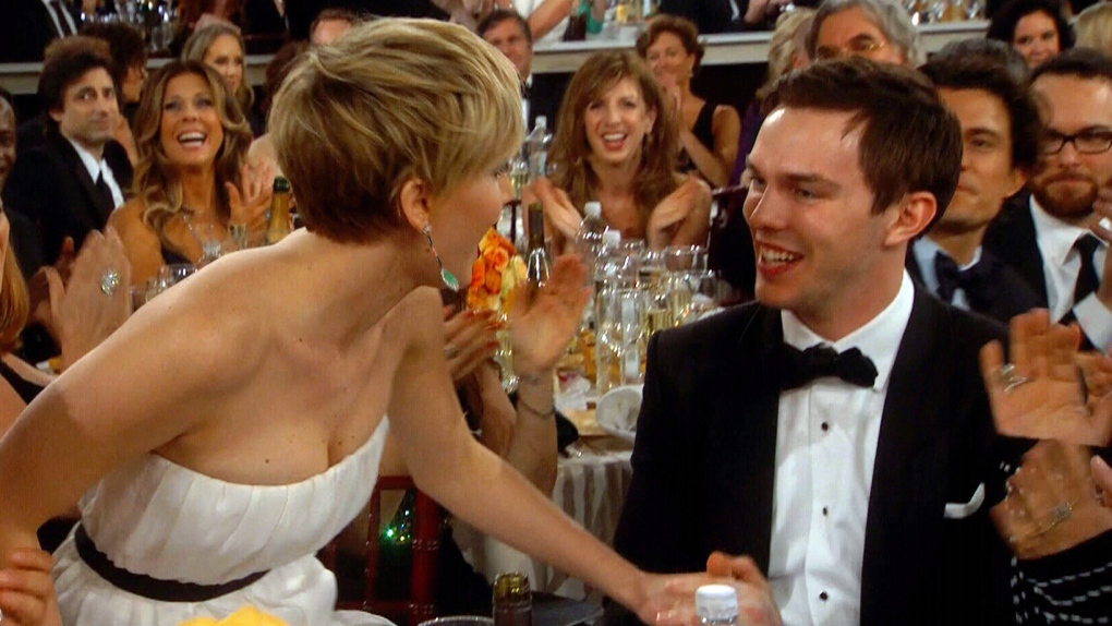 Jennifer Lawrence kiss Nicholas Hoult 