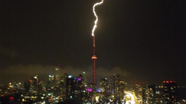A lightning bolt strikes the CN Tower in Toronto on Wednesday,  Aug. 24, 2011. (Lisa Elvidge / MyNews.CTV.ca)