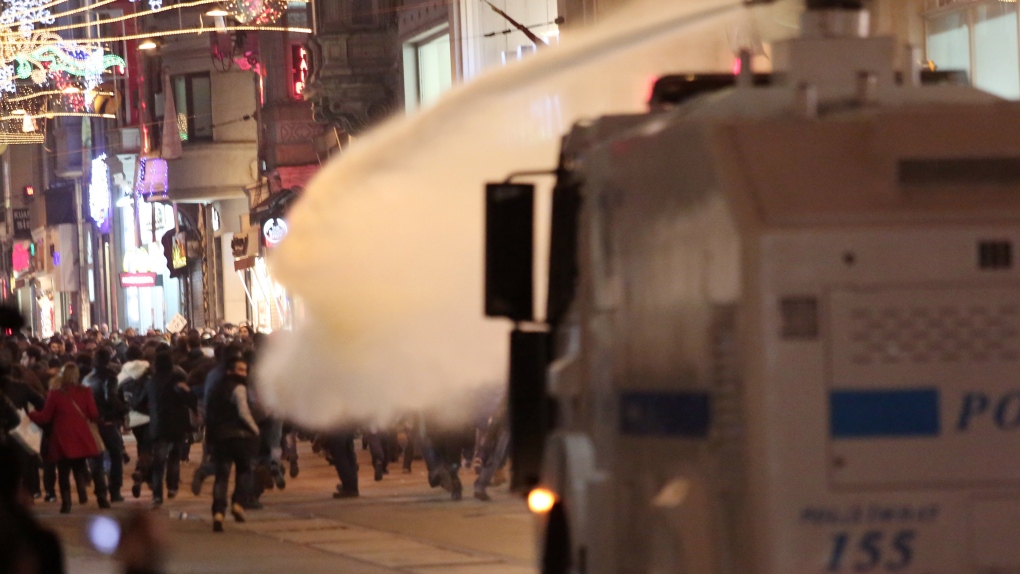Instanbul riot police