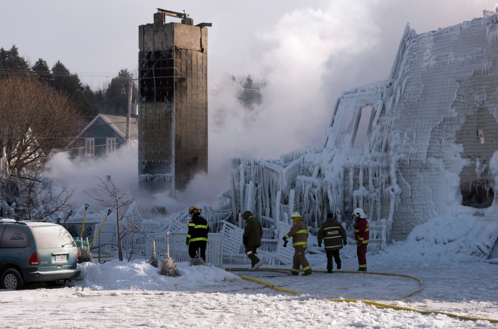 Fire destroys seniors home in Quebec