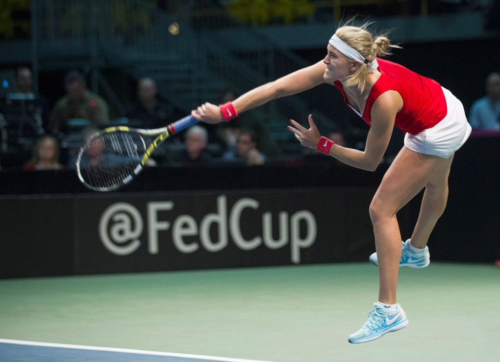 No way these are real size - Eugenie Bouchard reacts to Serbian