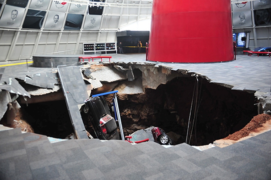 Cars fall into sinkhole at Corvette Museum