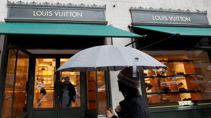 Tiffany, Louis Vuitton struggle to attract and keep Internet generation | CTV News