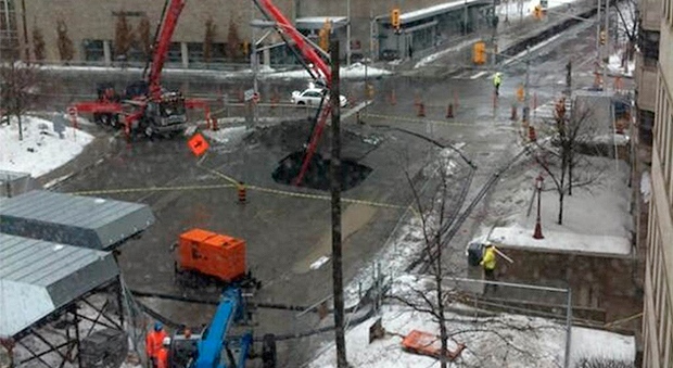 Work on a portion of Ottawa's $2 billion dollar Light Rail project has been suspended while the City of Ottawa investigates the cause of a massive sinkhole on Waller Avenue.
