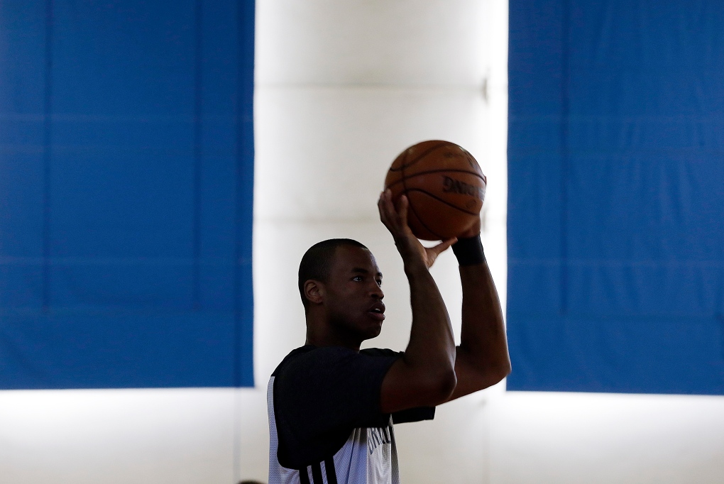 Jason Collins becomes first openly gay NBA-er