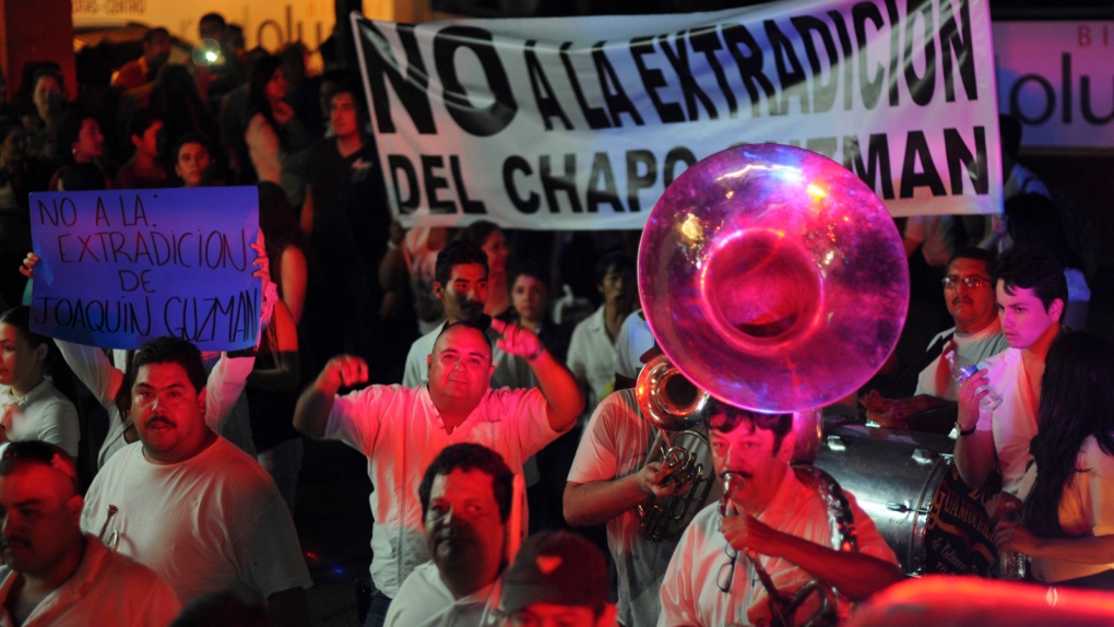 Hundreds march to free El Chapo