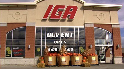 A 57-year-old man is in hospital after trying to stop a young man from stealing a pumpkin outside of this grocery store in Gatineau, Que.