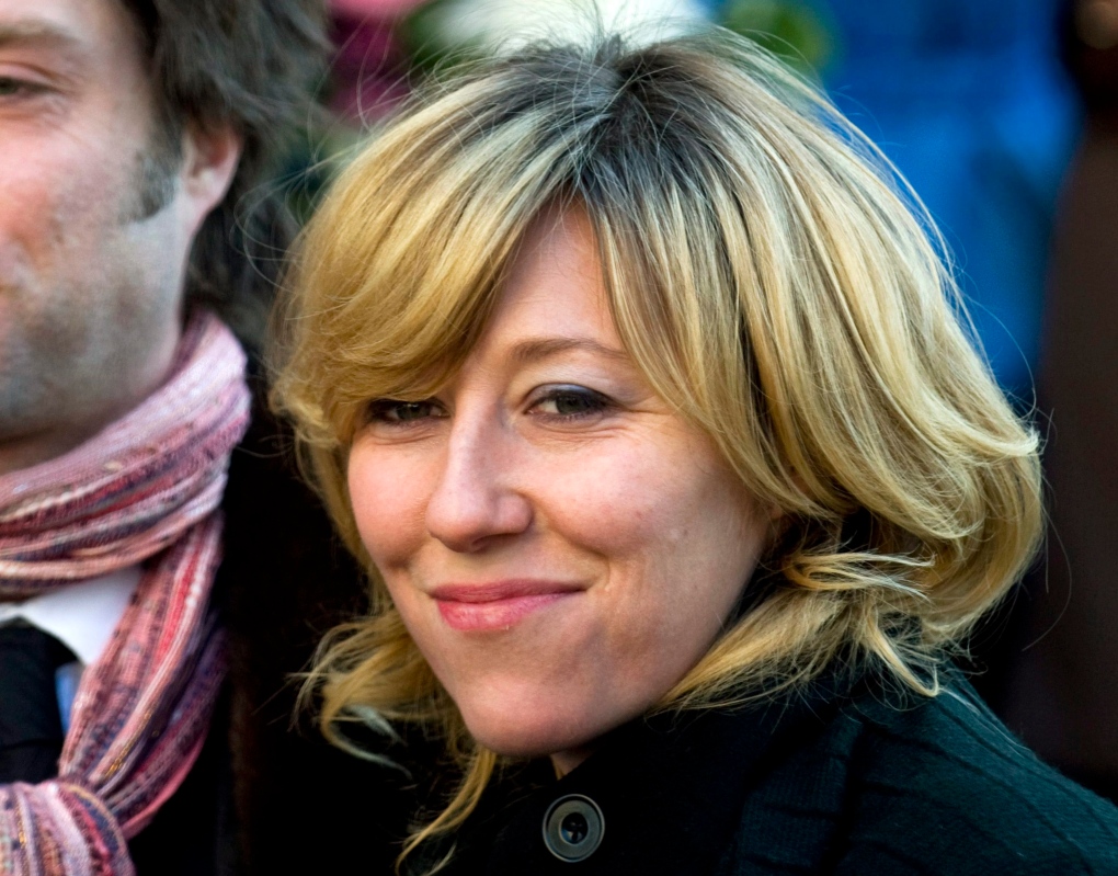 Martha Wainwright attends mother's funeral