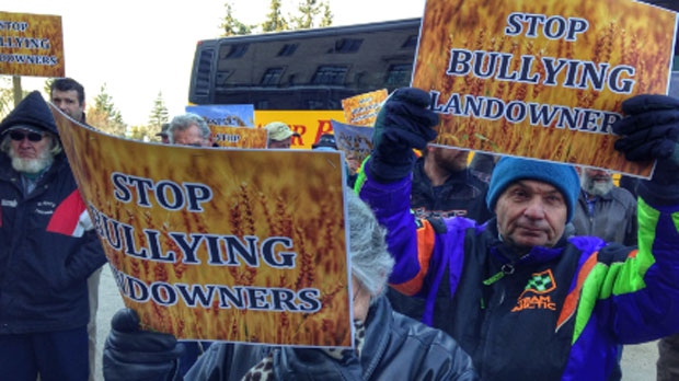 Farmers protest Manitoba Hydro