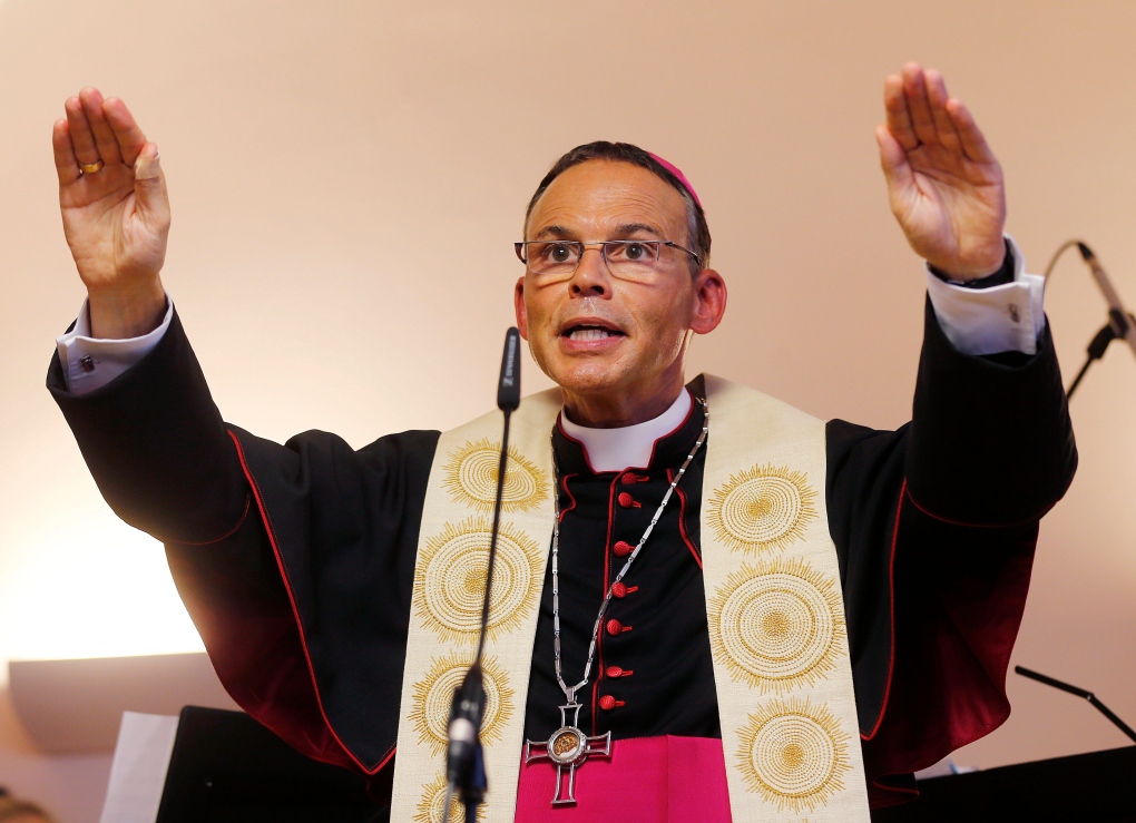 Pope removes 'bling bishop' Tebartz-van Elst