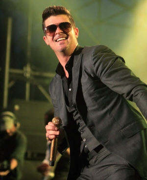 Robin Thicke performs in concert during the 2013 Virgin Mobile FreeFest at Merriweather Post Pavilion on Saturday, Sept. 21, 2013, in Columbia, Md.  (THE CANADIAN PRESS/AP-Owen Sweeney/Invision/AP)