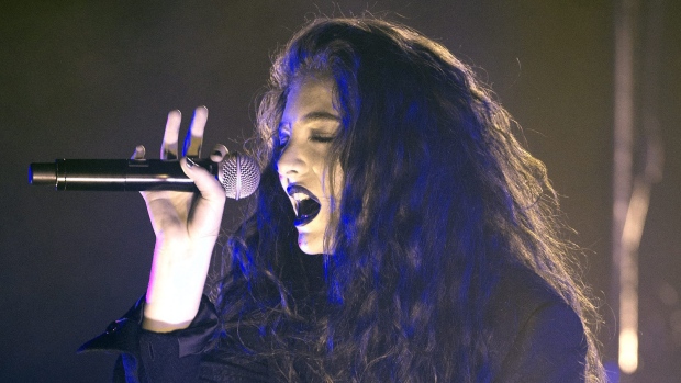 Lorde shares untouched photo to show that 'flaws are OK' | CTV News