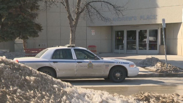Winnipeg police investigate on Elgin