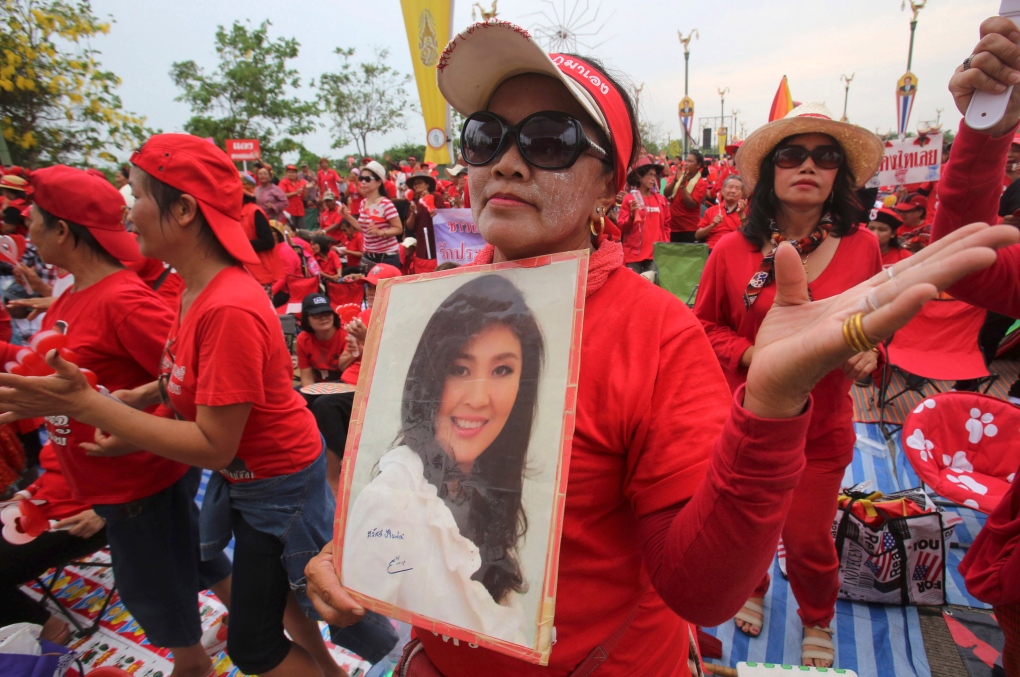 Thailand's Red Shirts hold pro-gov't rally