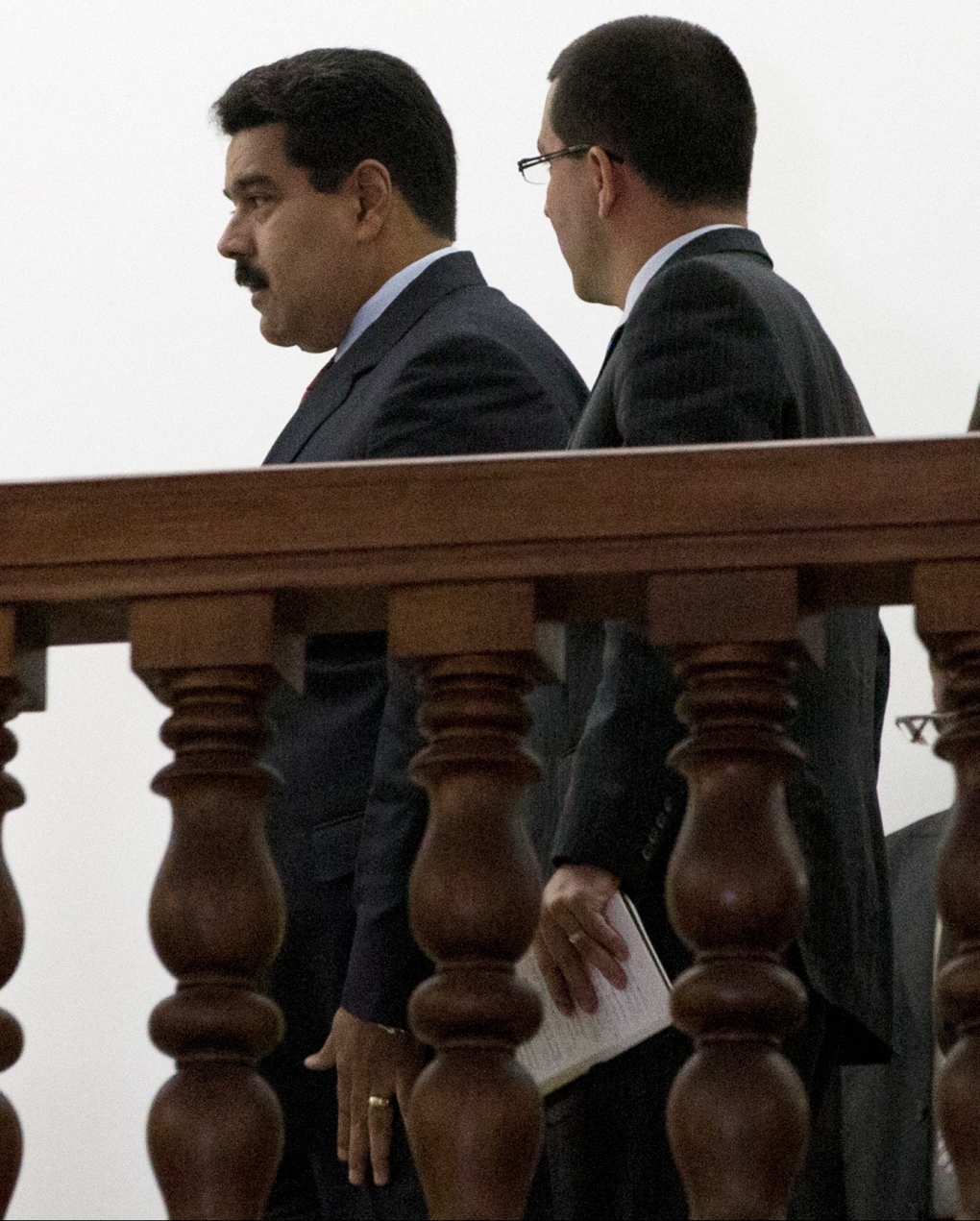 Nicolas Maduro speaks with Jorge Arreaza