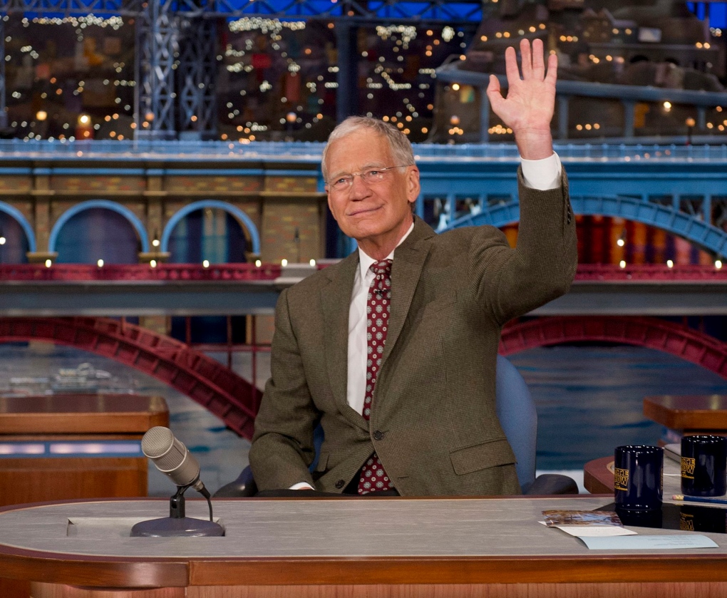 David Letterman waves on 'Late Show' 