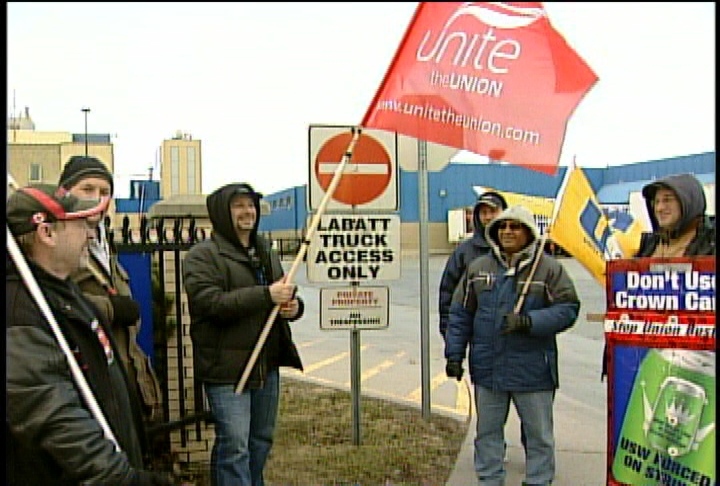 Striking Crown Holdings employees protest outside the Labatt Breweries in London, Ont. on Thursday, April 10, 2014. (Justin Zadorsky / CTV London)