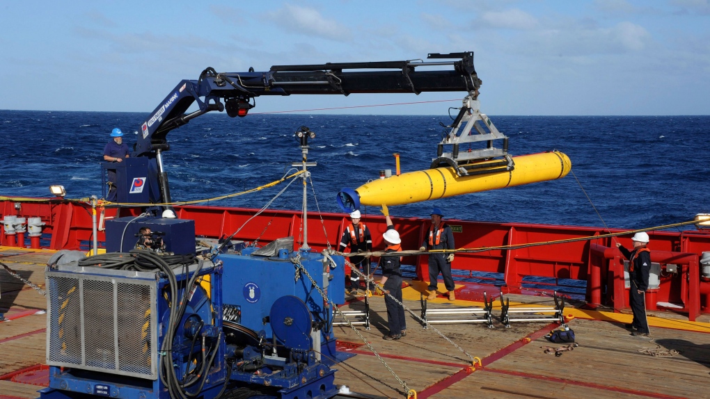 Sub searches for MH370