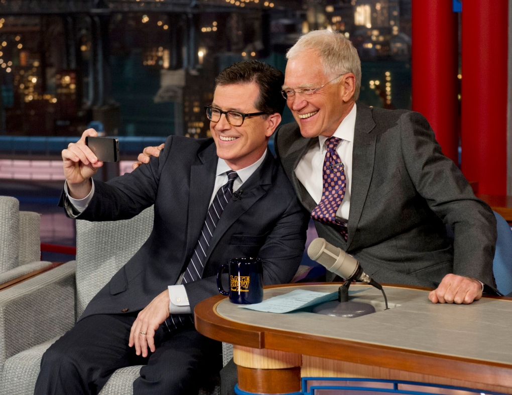 Colbert visits Letterman on 'Late Show'
