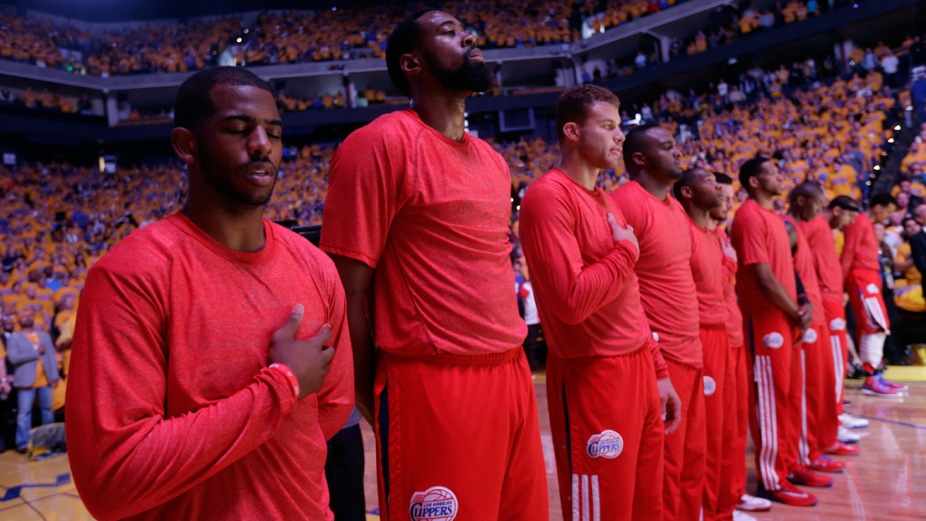 Los Angeles Clippers players in Oakland, Calif.