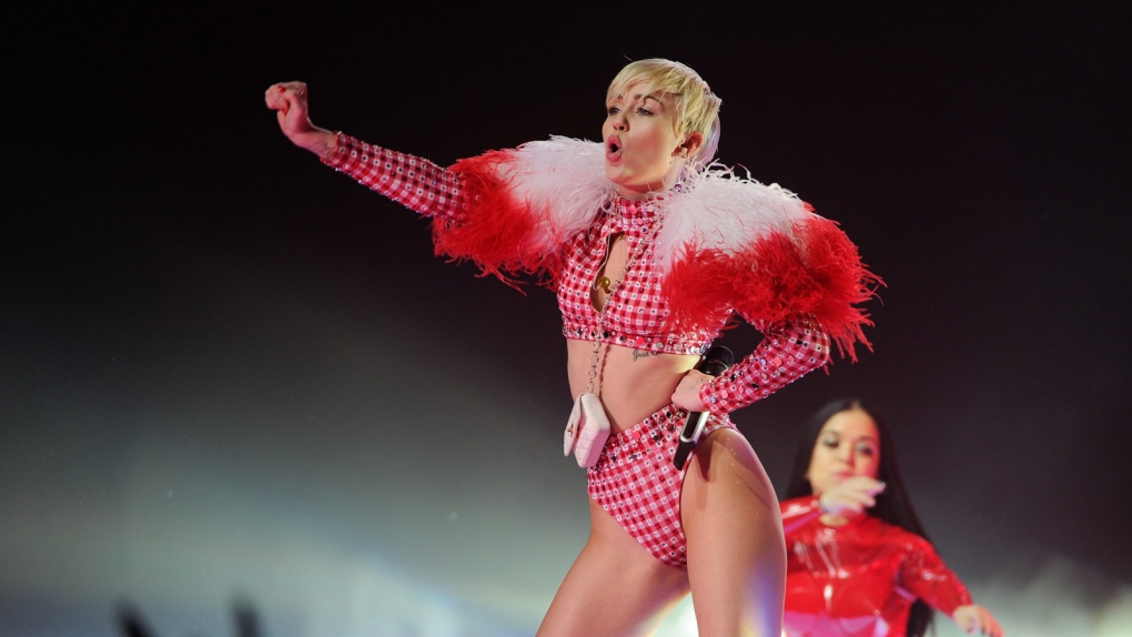 Miley Cyrus to perform at Billboard Awards