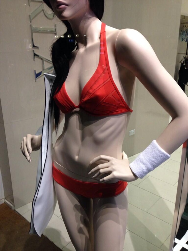 Lingerie mannequin with exposed ribs sparks Twitter outcry