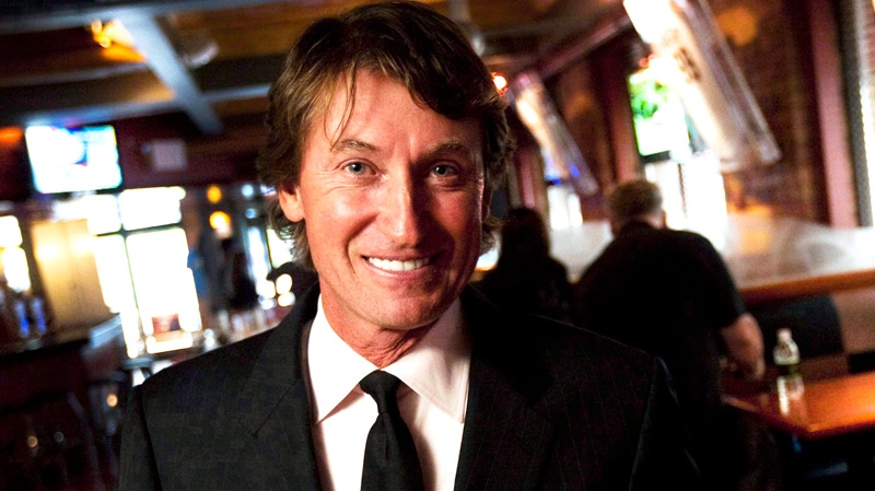 Wayne Gretzky poses in his restaurant in Toronto, Thursday, Sept. 9, 2010. (Darren Calabrese / THE CANADIAN PRESS)
