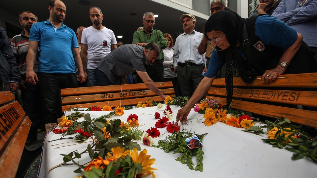 2 dead after violent protests in Turkey