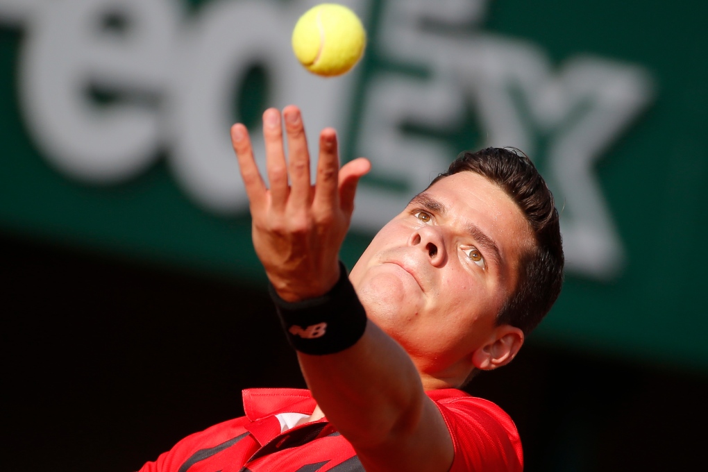 Milos Raonic reaches 4th round at French Open