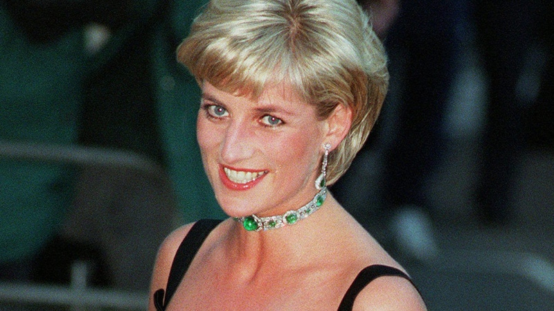 Princess Diana smiles as she arrives at the Tate Gallery in London, to attend the Centenary Gala honouring the museum, July 1, 1997. (AP / Jacqueline Arzt)