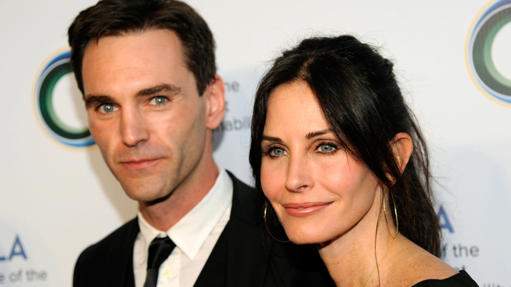 Actress Courteney Cox engaged to Johnny McDaid