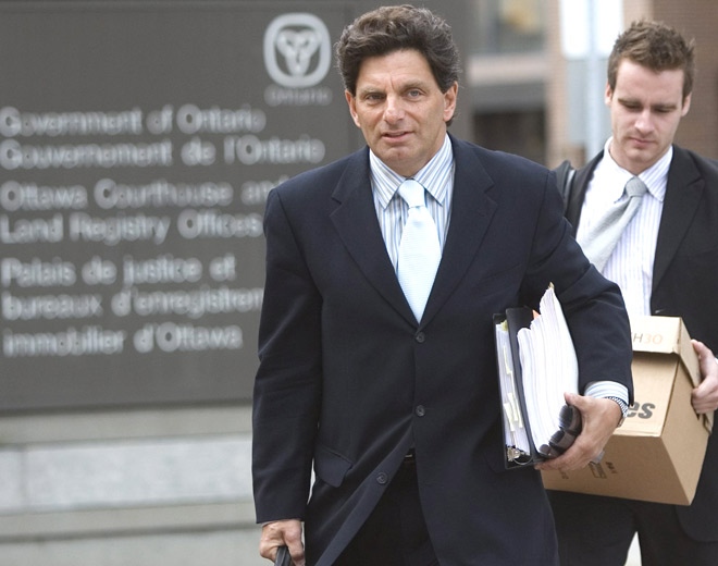 Lawrence Greenspon, who is representing Ottawa software developer Momin Khawaja, arrives at the Ottawa courthouse in Ottawa Tuesday Aug. 19, 2008. (Tom Hanson / THE CANADIAN PRESS)