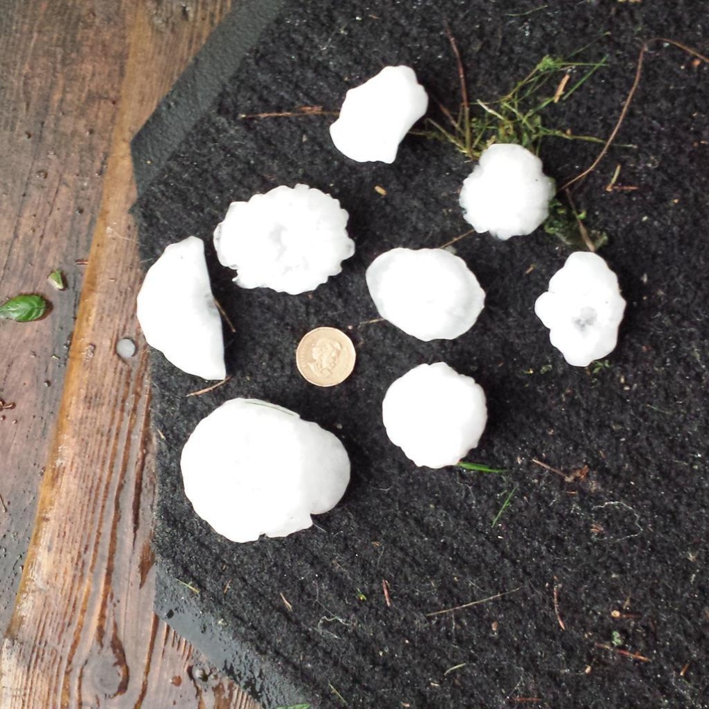 Golf ball sized hail pelts Manitoba