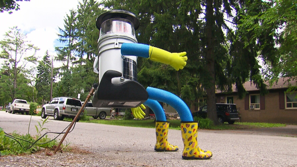 Hitchbot takes cross-country journey